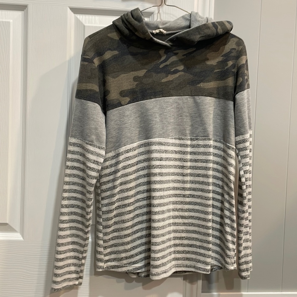 Women’s Small Striped Hoodie